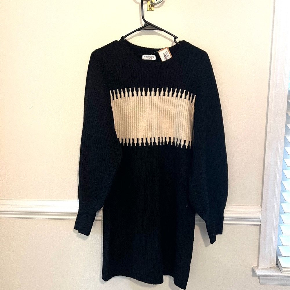 Vestique Black and Cream Long Sleeve Dress